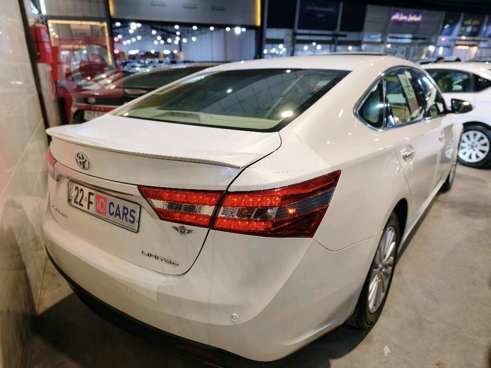 تويوتا أفالون